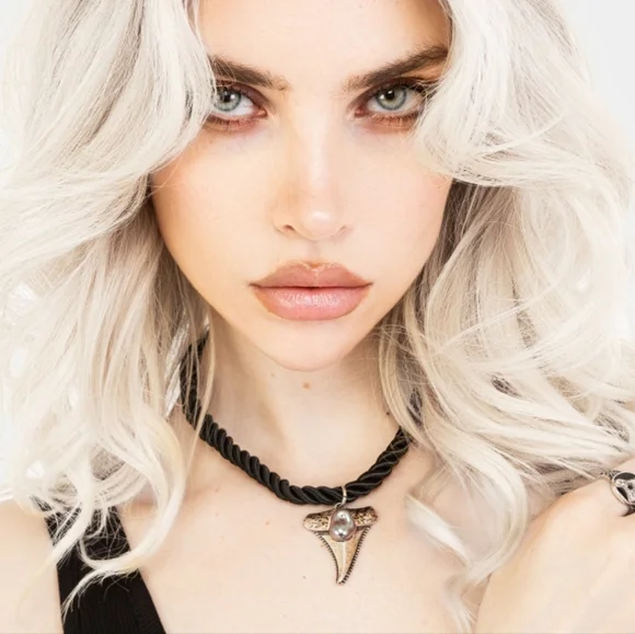 DISTURBIA "Shark Tooth" Rope Necklace - Picture 1 of 9